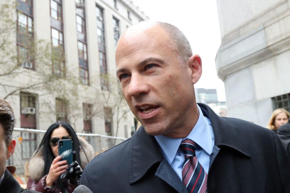 Fostul avocat al lui Stormy Daniels, Michael Avenatti, spune că este „fericit să depună mărturie” pentru Donald Trump