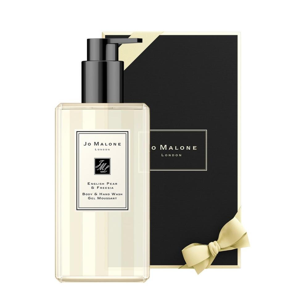 ▲JO MALONE LONDON 英國梨與小蒼蘭潔膚露 500ml NT$2,550。（圖／JO MALONE LONDON ）