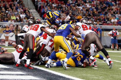 Zac Stacy, preparing to break the plane against Tampa (Scott Kane-USA TODAY Sports)