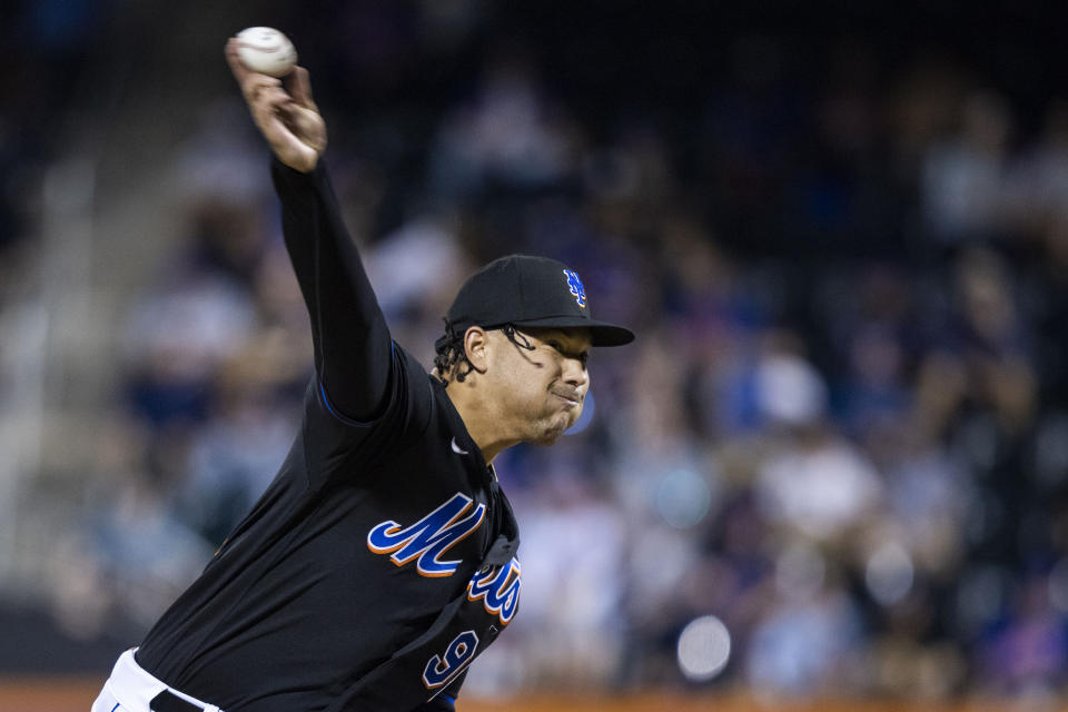 New York Mets starting pitcher Taijuan Walker throws in the first inning of a baseball game against the Pittsburgh Pirates Friday, Sept. 16, 2022, in New York. (AP Photo/Corey Sipkin)