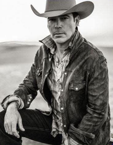 Country artist and hitmaker Clay Walker will lead the 2024 Mule Day Parade as this year's Grand Mashal.