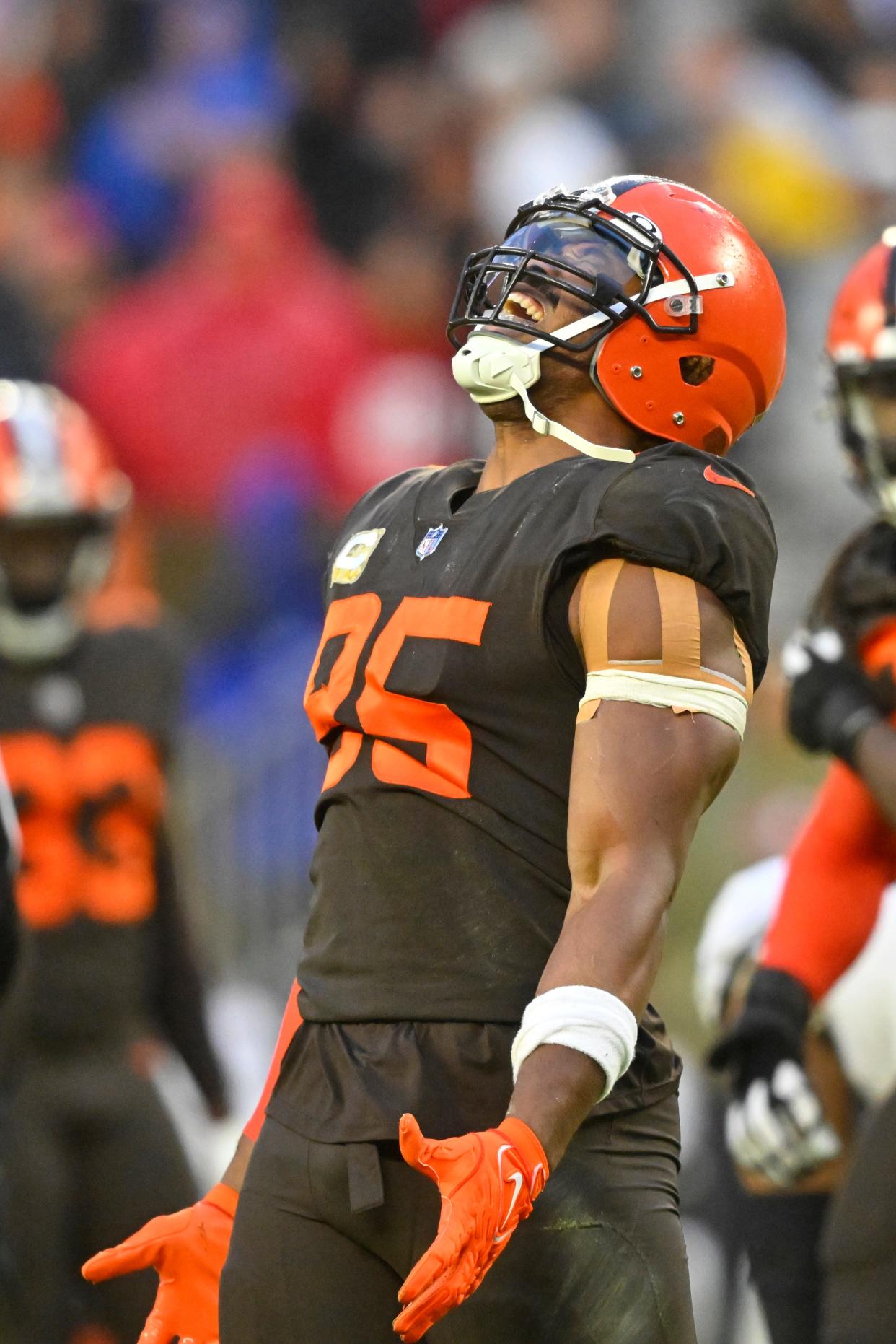 Cleveland Browns defensive end Myles Garrett celebrates after sacking Tampa Bay Buccaneers quarterback Tom Brady during the second half of an NFL football game in Cleveland, Sunday, Nov. 27, 2022. The Browns won 23-17. (AP Photo/David Richard)