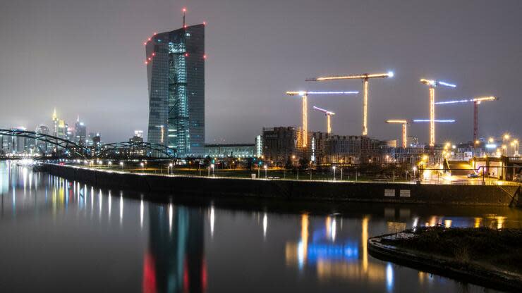 Die Bankenaufseher der Notenbank sehen verschiedene Risiken für die Geldhäuser im Euro-Raum. Foto: dpa