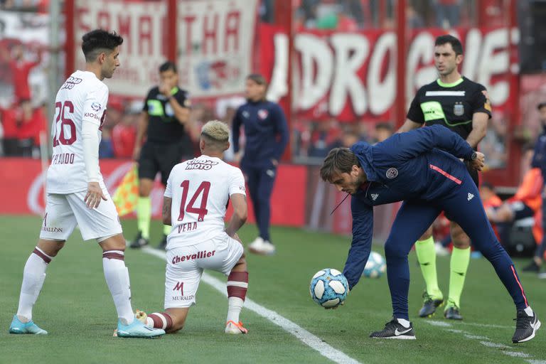 Luis Zubeldía reactivó al equipo de Lanús en 3 años y medio y, antes de irse, pretende dejarlo clasificado a una copa internacional