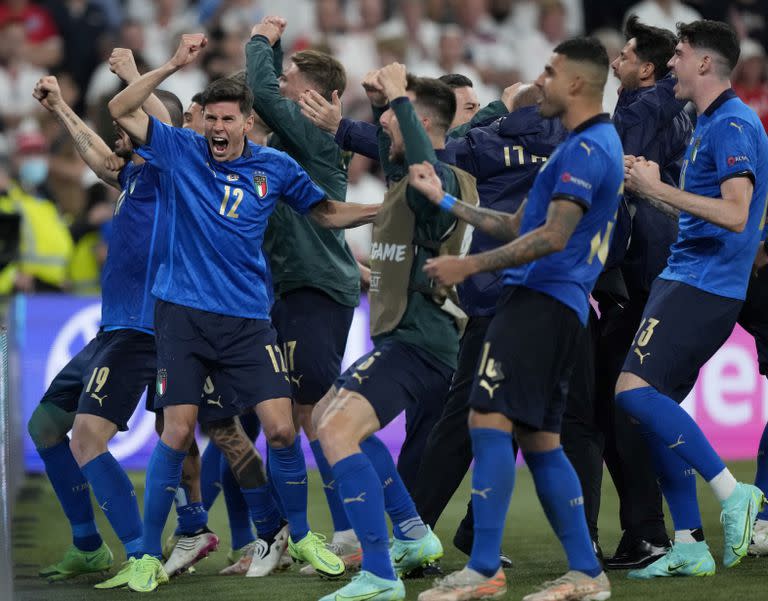 Italia empieza la celebración en Wembley; la Azzurra ganó la Eurocopa después de 53 años de espera