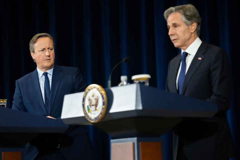 David Cameron (links) und Antony Blinken. (Bild: Nathan Posner/Anadolu via Getty Images)