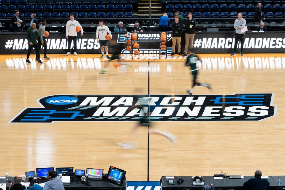 Mar 16, 2023; Columbus, Ohio, USA;  The Michigan State Spartans practice for their first round matchup against the USC Trojans prior to the NCAA men’s basketball tournament at Nationwide Arena. Mandatory Credit: Adam Cairns-The Columbus Dispatch