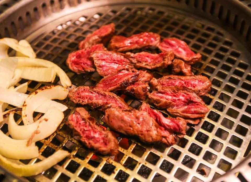 chingu dining - hanging tender steak