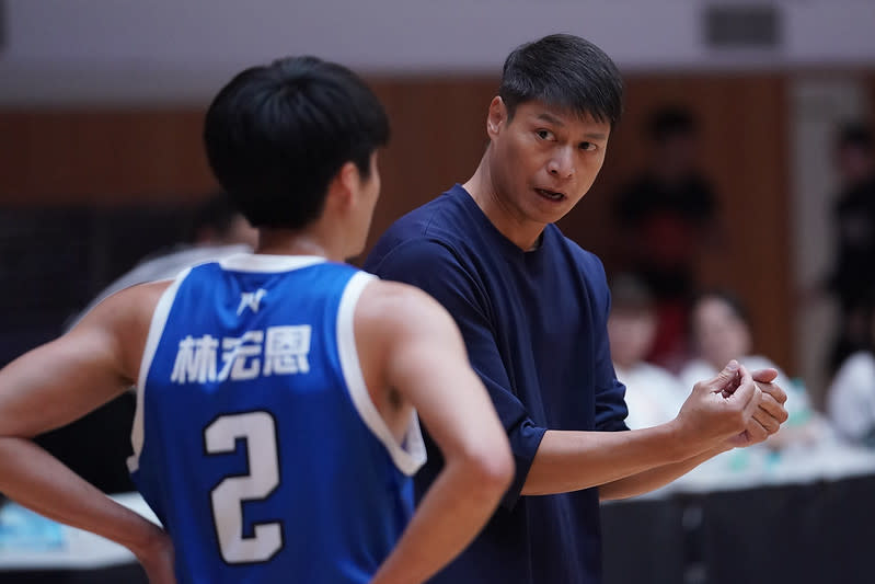 僑光科大教練陳盈吉透露有提點球員節奏放慢。（大專體總提供）