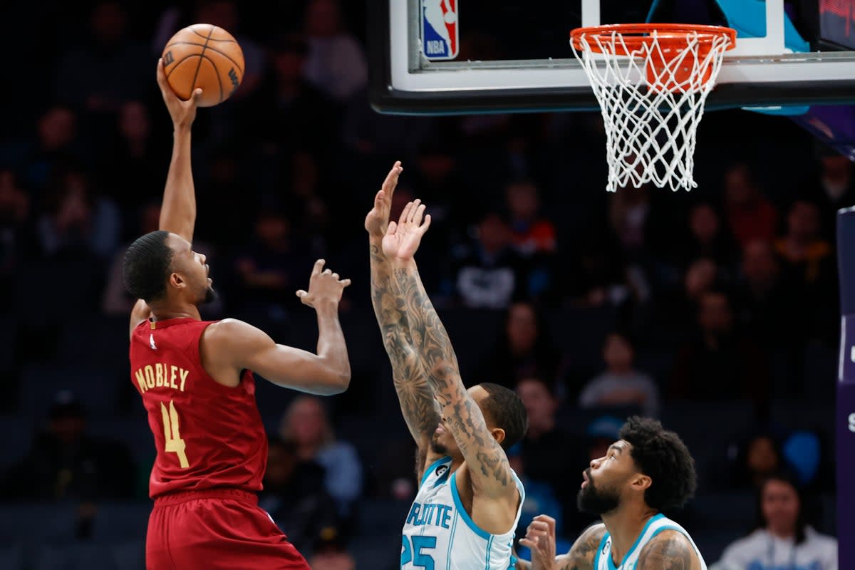 CAVALIERS-HORNETS (AP)