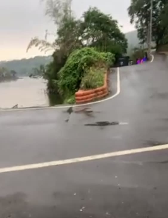 南投昨日短暫下起了大雨。（圖／翻攝自蔡培慧臉書）