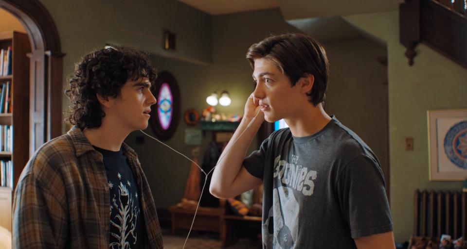 SHAZAM! FURY OF THE GODS, (aka SHAZAM 2), from left: Jack Dylan Grazer, Asher Angel, 2023. © Warner Bros. / Courtesy Everett Collection