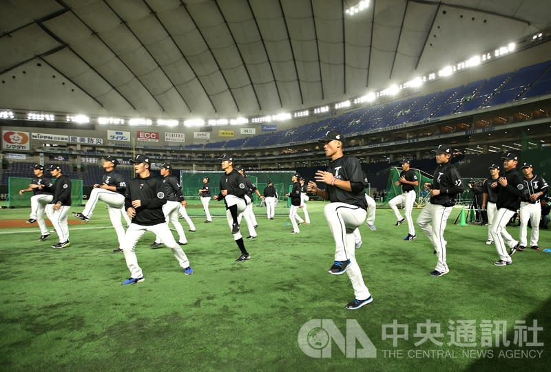 亞冠賽中職聯隊17日晚間將在東京巨蛋首戰南韓隊，中職聯隊賽前積極熱身備戰。