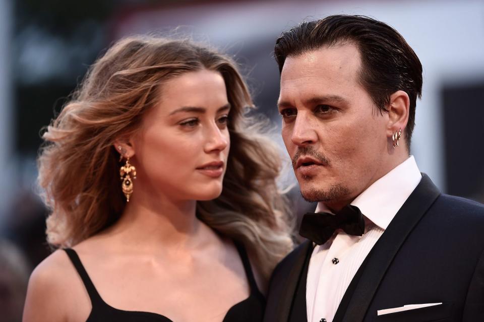 Amber Heard und Johnny Depp wirkten bei ihrer Hochzeit 2015 auf Außenstehende wie ein Schauspieler-Dreamteam, das die Nachfolge von "Brangelina" hätte antreten können. Stattdessen ging die Ehe nach 15 Monaten und einem zünftigen Rosenkrieg in die Brüche. Ergebnis: Sie bekam Hunde und sieben Millionen Dollar Abfindung, er behielt die schicken Häuser und Autos. (Bild: Ian Gavan/Getty Images)