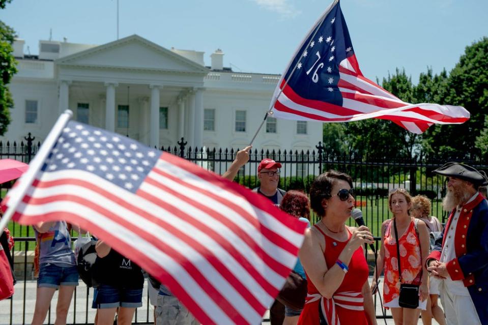 7/3/19 1:31:43 PM -- Washington, DC, U.S.A  -- Trump supporters rally in front of the White House on July 3, 2019.  Trump supporters and oppositions made speeches for and against Trump in front of the White House at the same time in the afternoon. --    Photo by Yehyun Kim, USA TODAY staff ORG XMIT:  YK 138119 July4Prep 7/3/2019 [Via MerlinFTP Drop]