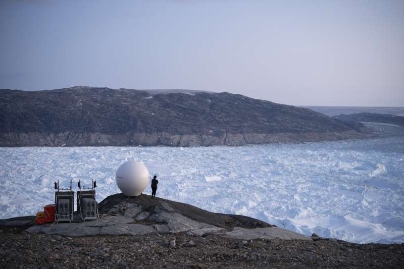 格陵蘭島在2019年融冰量破紀錄，足以讓整個加州覆蓋1.25公尺深的水。（AP）