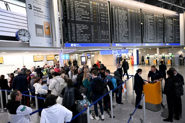 Verdi-Chef Frank Werneke hat den am Donnerstag begonnenen Streik des Sicherheitspersonals an den deutschen Flughäfen und den für Freitag angekündigten Streik im öffentlichen Personennahverkehr verteidigt. (Kirill KUDRYAVTSEV)