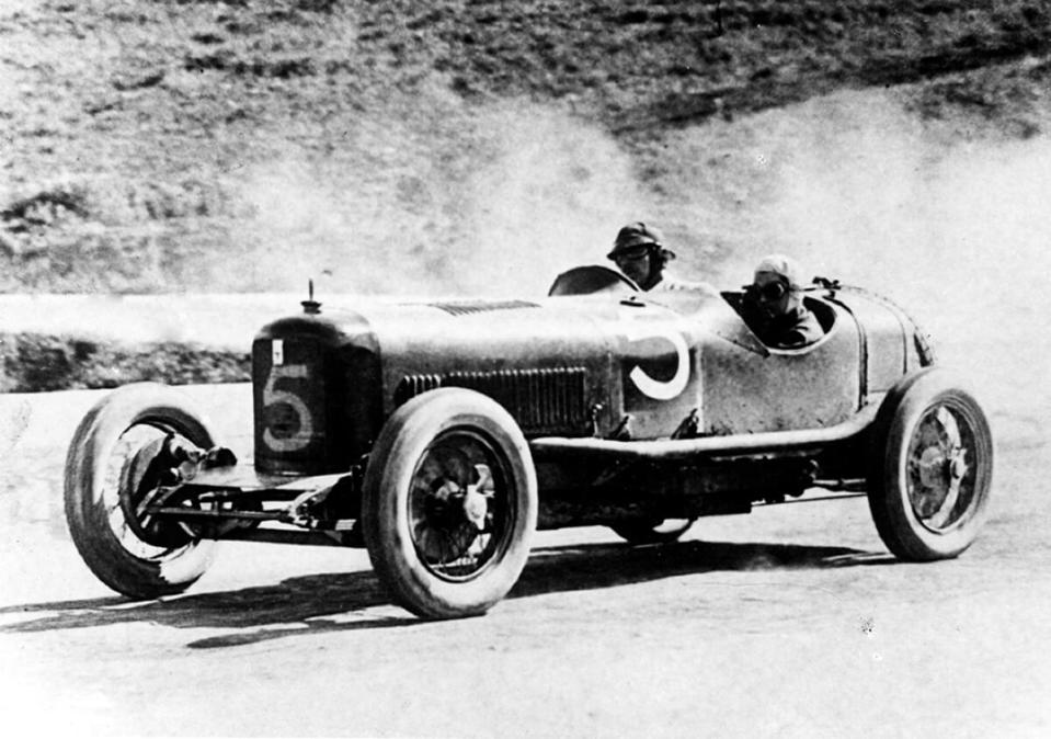 18737-MaseratiTipo26TargaFlorio1926.jpg