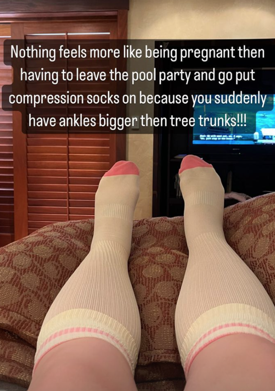 The former reality star shared a second snap to her stories in which she shared more details of her pregnancy (Instagram/ @kellyosbourne)