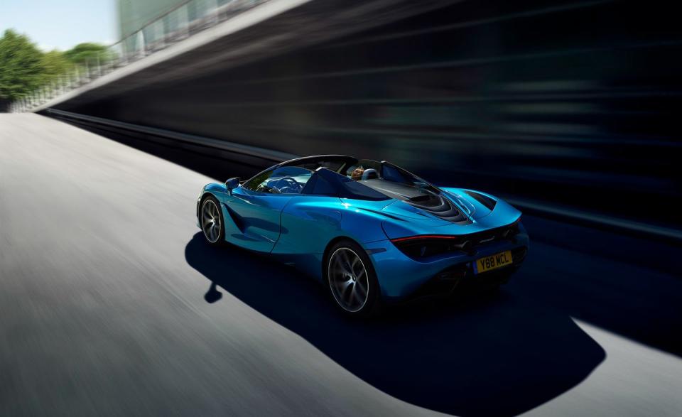 <p>McLaren boasts that the Spider has the fastest roof of all open-topped supercars; it can be raised or lowered in just 11 seconds, at speeds up to 31 mph, with a small rear window opening automatically in conjunction with the roof.</p>