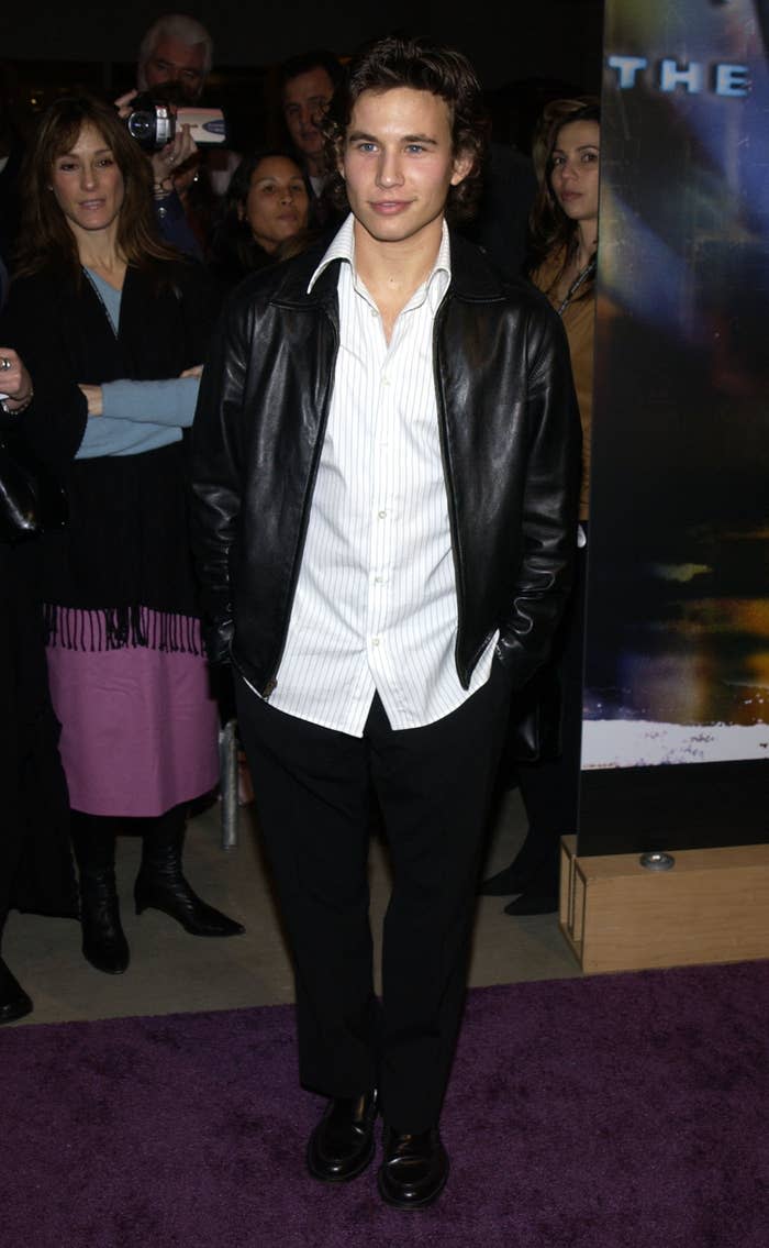 Jonathan Taylor Thomas poses on the red carpet