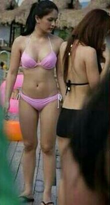 That's not Lim Kit Siang's political secretary in a bikini, that's Pauleen  Luna