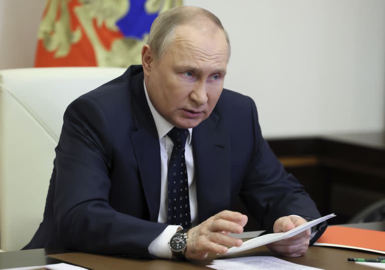 El presidente ruso Vladimir Putin durante una reunión en Moscú, el viernes 20 de mayo de 2022. (Mikhail Metzel, Sputnik, Kremlin Pool Photo via AP, Archivo)