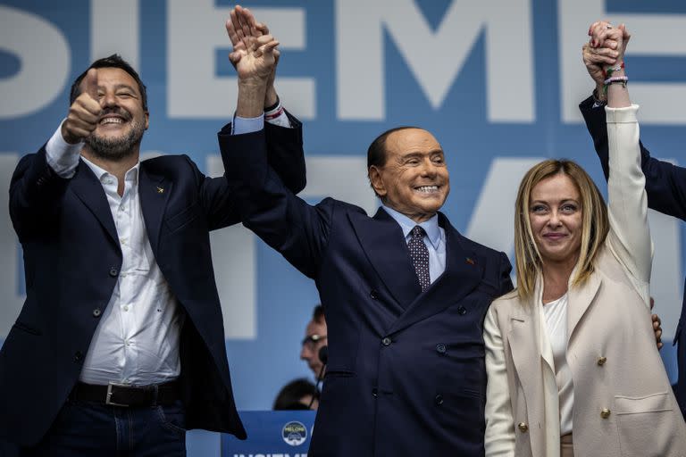 Matteo Salvini, Silvio Berlusconi y Giorgia Meloni, en el acto en Roma