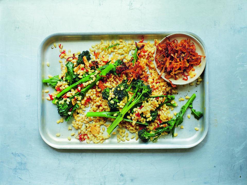 How to make wheatberries and purple sprouting broccoli with crispy garlic and chilli