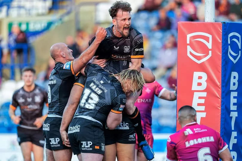 Hull FC are tipped to get the win they crave against Leeds Rhinos.