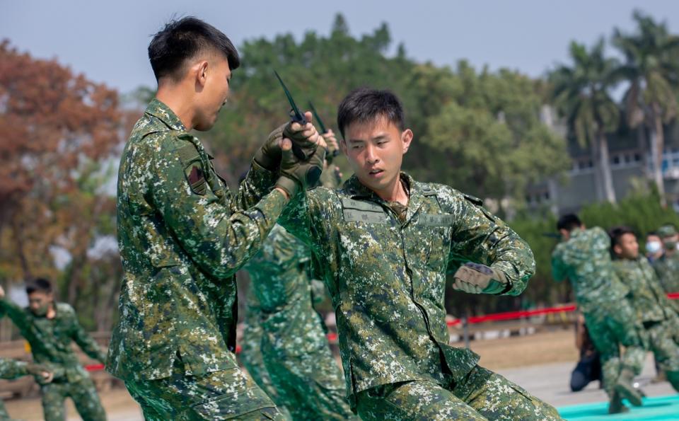 陸軍52工兵群演練近戰格鬥   圖：總統府提供