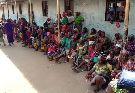 Internally displaced women sit at Riyom IDP camp, housing families who escaped violence between herders and farming communities, in Plateau State, Nigeria November 19, 2018. Picture taken November 19, 2018. REUTERS/Inusa Joshua