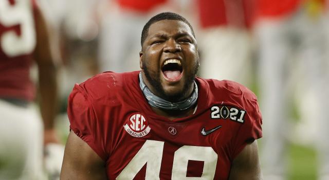 LOOK: Alabama DT Phidarian Mathis declares for 2022 NFL draft