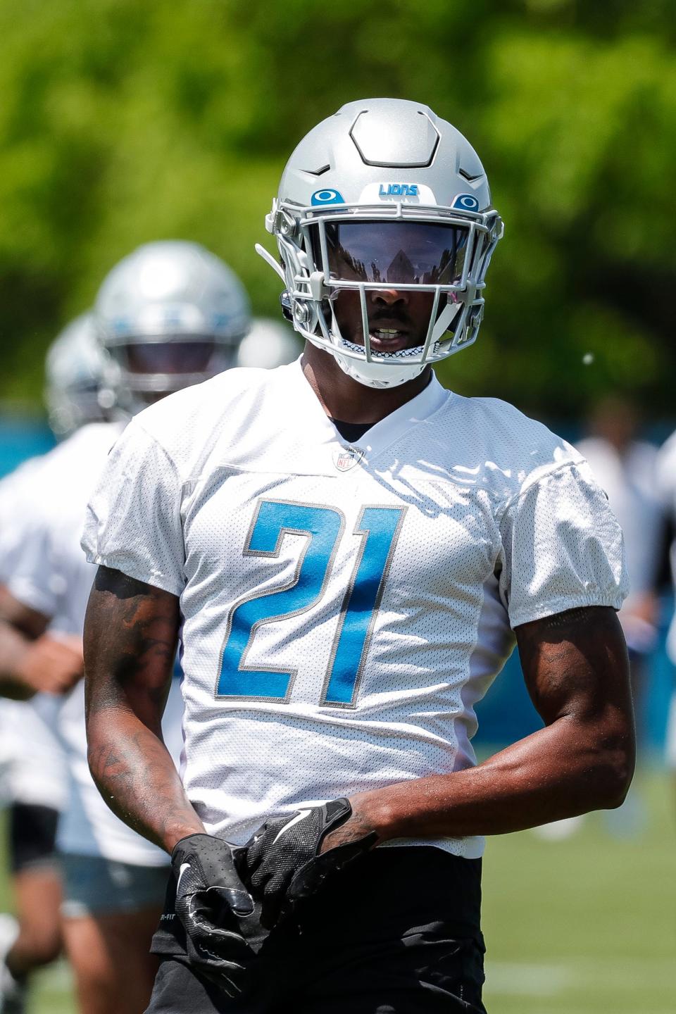 Detroit Lions safety Tracy Walker III (21) practices during OTAs at Detroit Lions headquarters in Allen Park on Thursday, June 1, 2023.