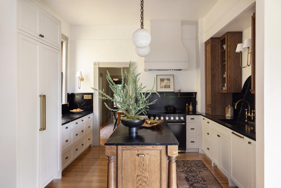 large square kitchen layout