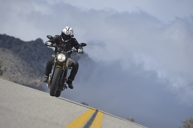 2015-Ducati-Scrambler-Review-15