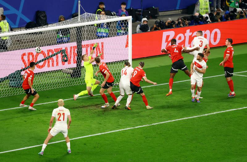 Foto del martes del futbolista Merih Demiral marcando el segundo gol de Turquía ante Austria