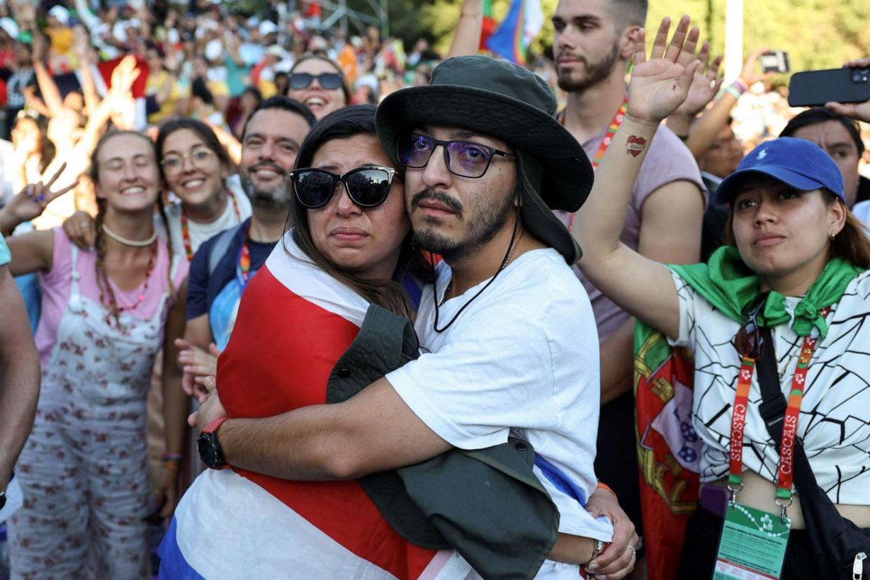 PHOTO: Pilgrims attend the Stations of the Cross with the presence of Pope Francis on Meeting Hill at Parque Eduardo VII in Lisbon, Portugal. (Jose Sena Goulao/Pool via Reuters)