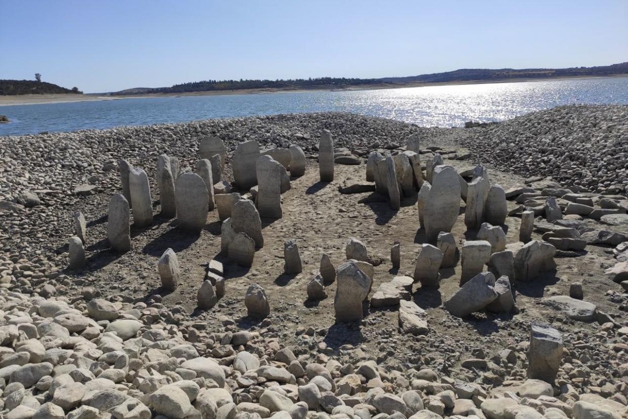 The Dolmen of Guadalperal completely visible due to the lower water level in the Valdecañas reservoir.