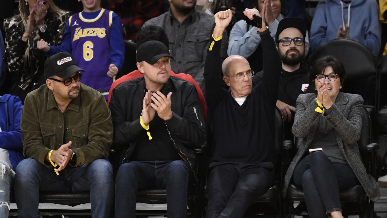 celebrities at the los angeles lakers game