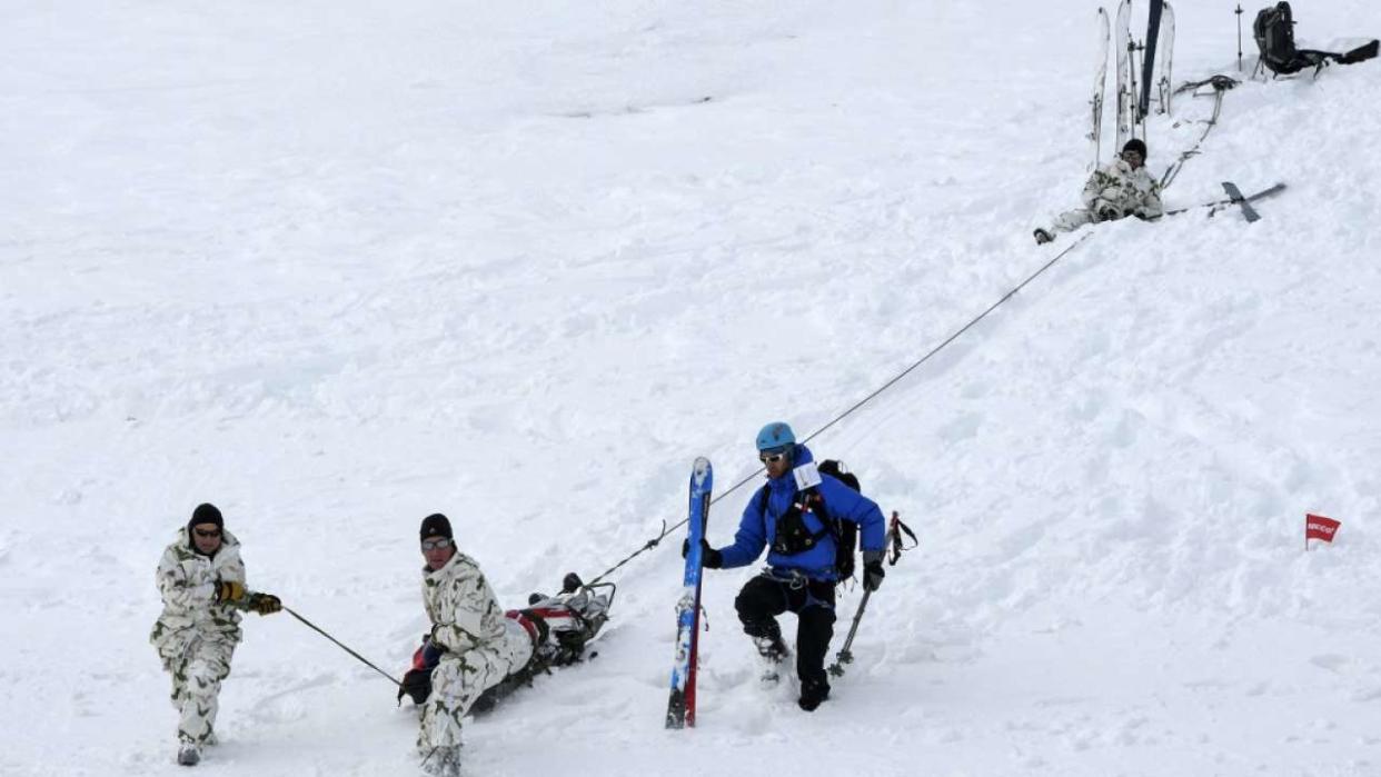 Une enquête judiciaire a été ouverte par le parquet de Digne-les-Bains (Alpes-de-Haute-Provence) et confiée au Peloton de Gendarmerie de Haute Montagne (PGHM) de Jausiers. Photo d’illustration du PGHM prise le 13 février 2017 dans les Alpes.