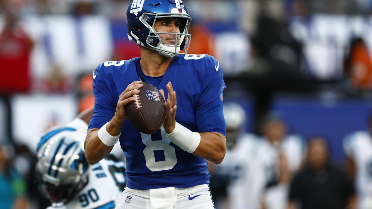 Giants TRADING For Mike Evans After Daniel Jones Contract Restructure? +  Giants Make 2 Roster Moves 