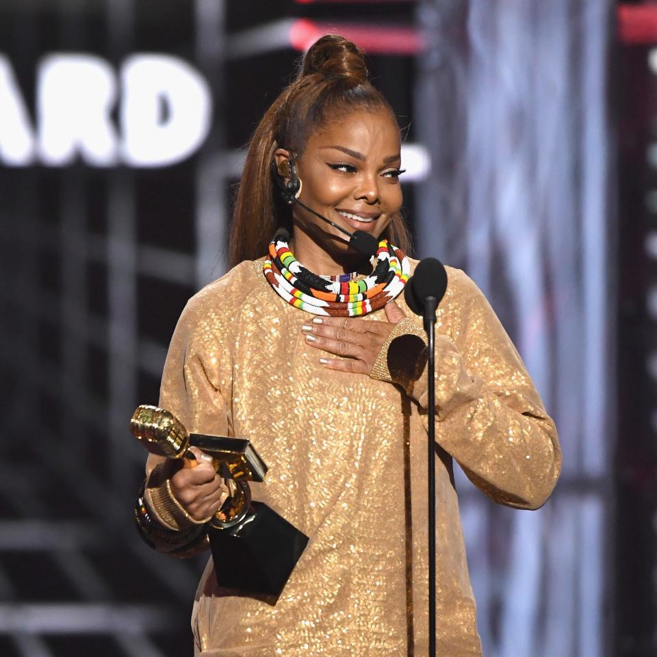 At the Billboard Awards 2018, Janet Jackson accepted the Billboard Icon Award with a performance and feminist speech.