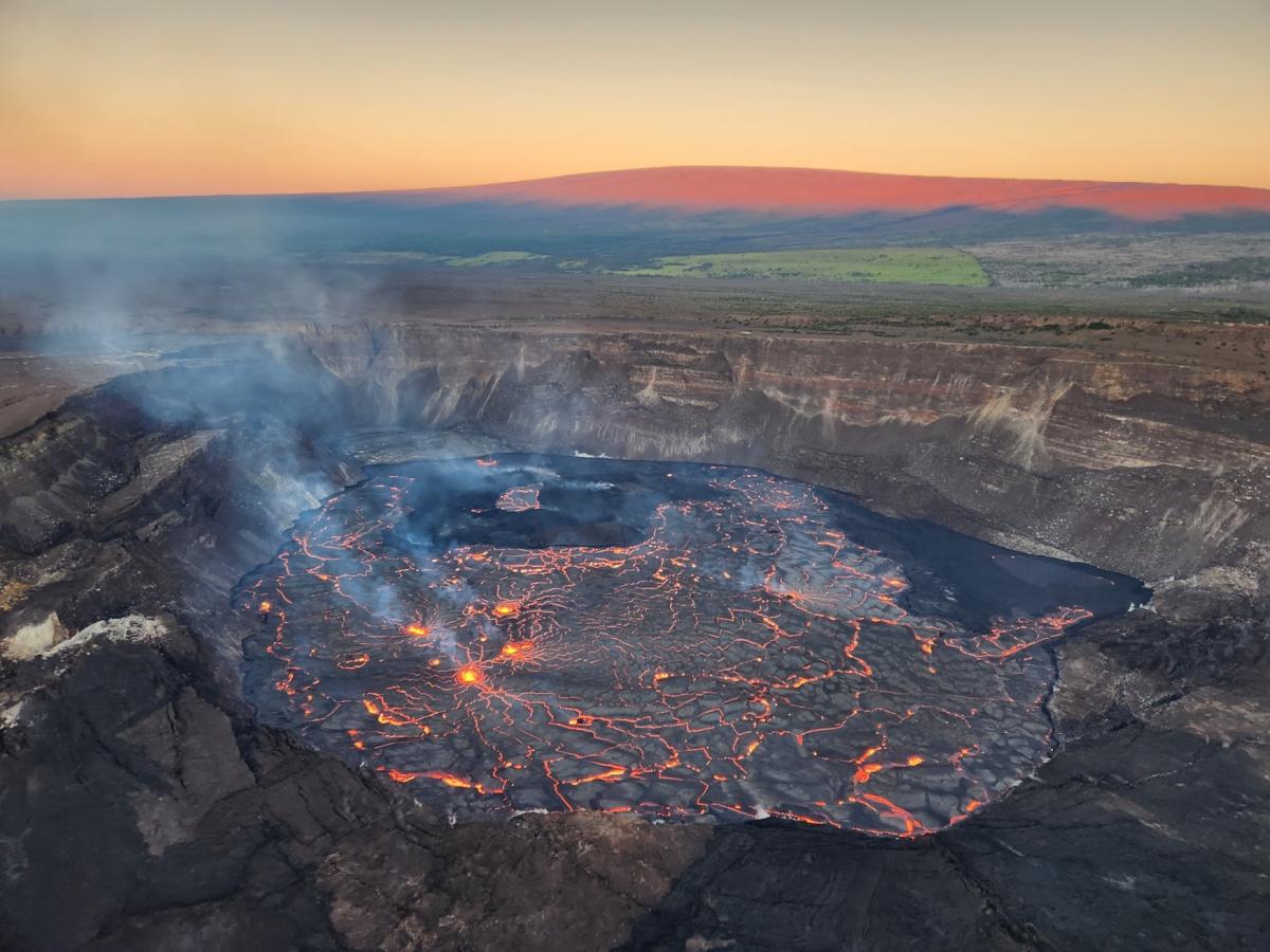 21 heures d'éruption volcanique résumées en une image