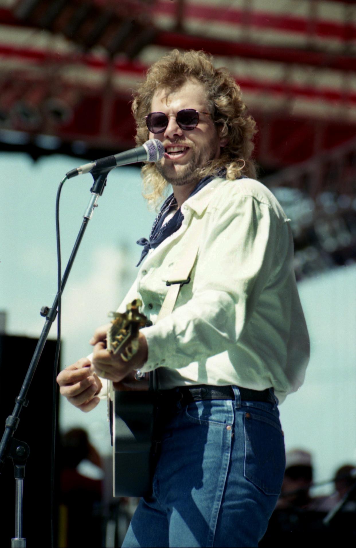 Newcomer Toby Keith performs during the Fan Fair’s Mercury Records show at the Tennessee State Fairgrounds June 8, 1993.