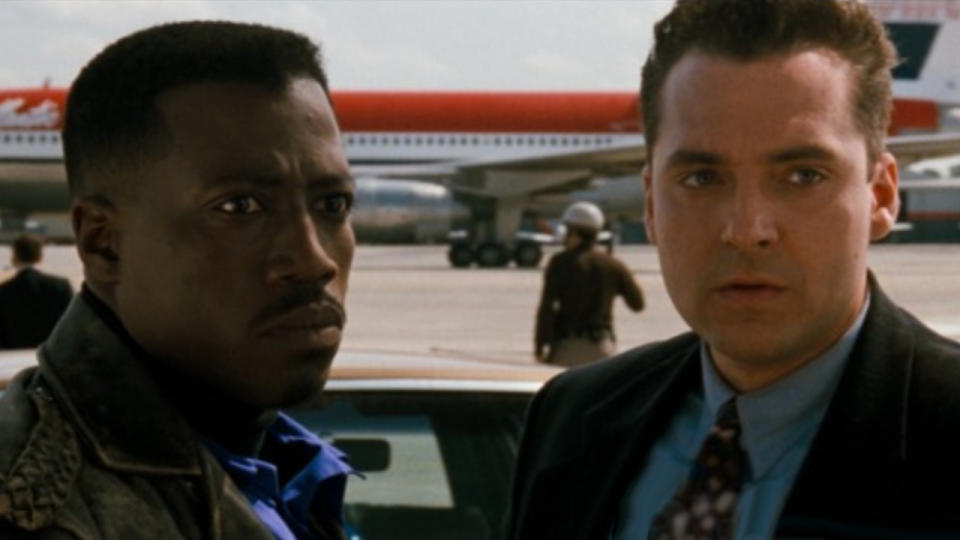 Tom Sizemore in Passenger 57