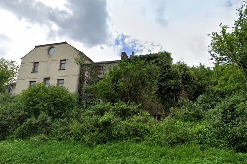 Row of three derelict cottages in Machen going to aution with £0 guide price