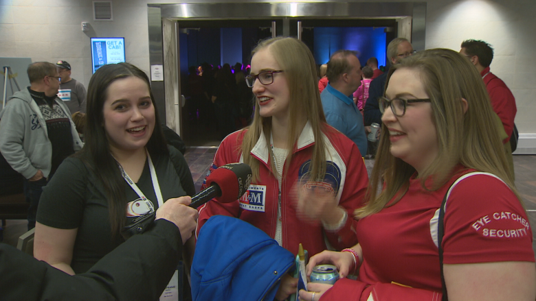 A fairytale ending: Fans share in the excitement of Team Gushue's 1st Brier win