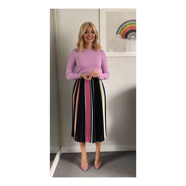 31) Holly Willoughby's outfits