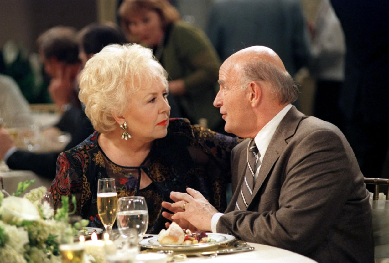 Doris Roberts and Peter Boyle in Everybody Loves Raymond (Photo: CBS/Courtesy Everett Collection)